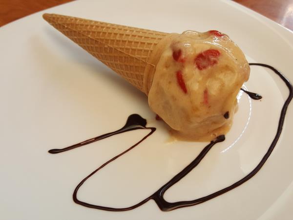 Bananin sladoled z goji jagodami